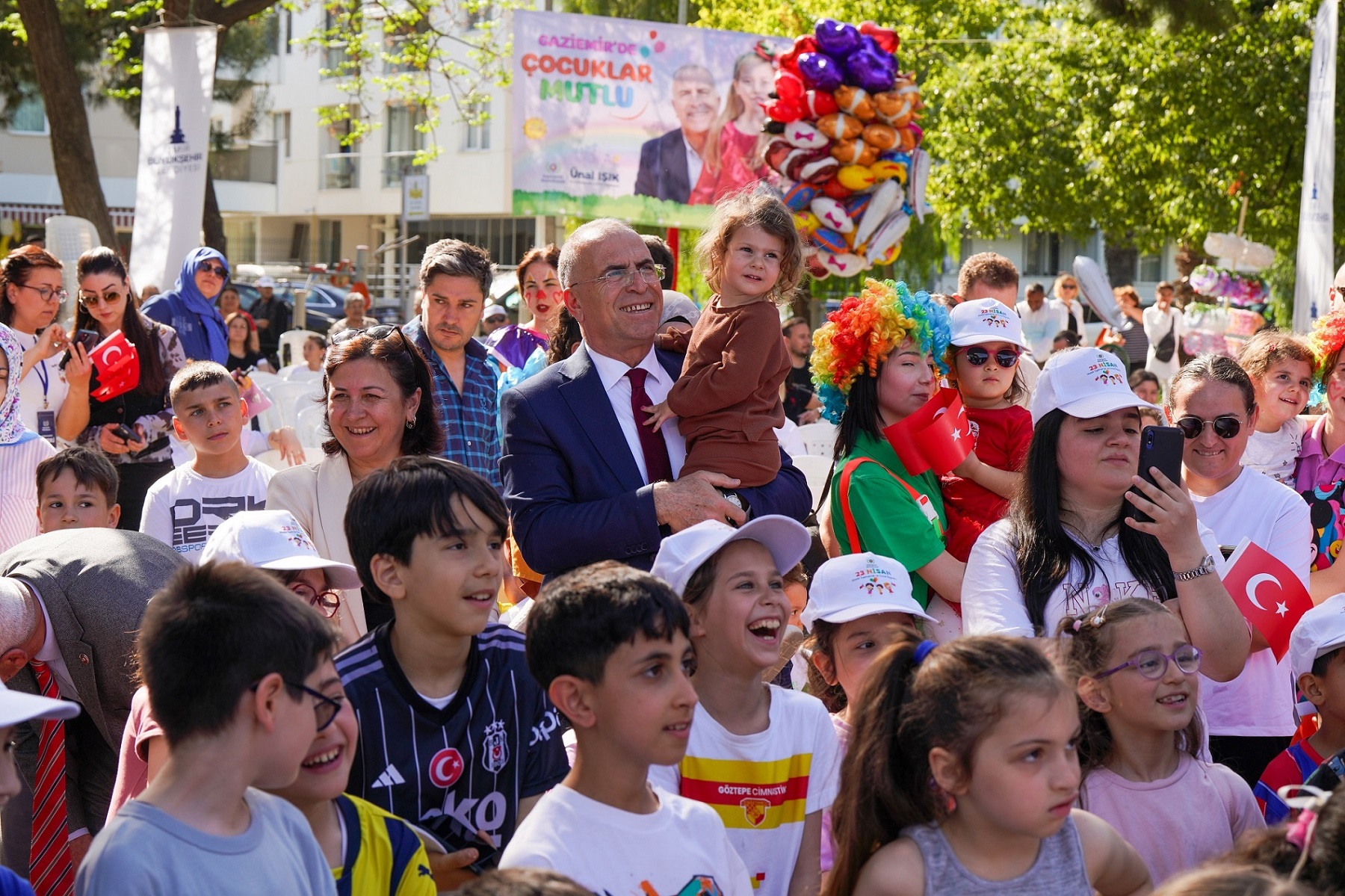 Gaziemir Belediyesi’nin 19-23 Nisan tarihleri arasında düzenleyeceği 28. Gaziemir Ulusal