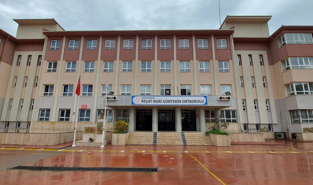 Bornova’da Okulda Güvenlik Önlemi Tartışma Yarattı: Eğitim-İş’ten Açıklama İzmir’in&nbsp;Bornova&nbsp;ilçesinde bulunan&nbsp;Reşat