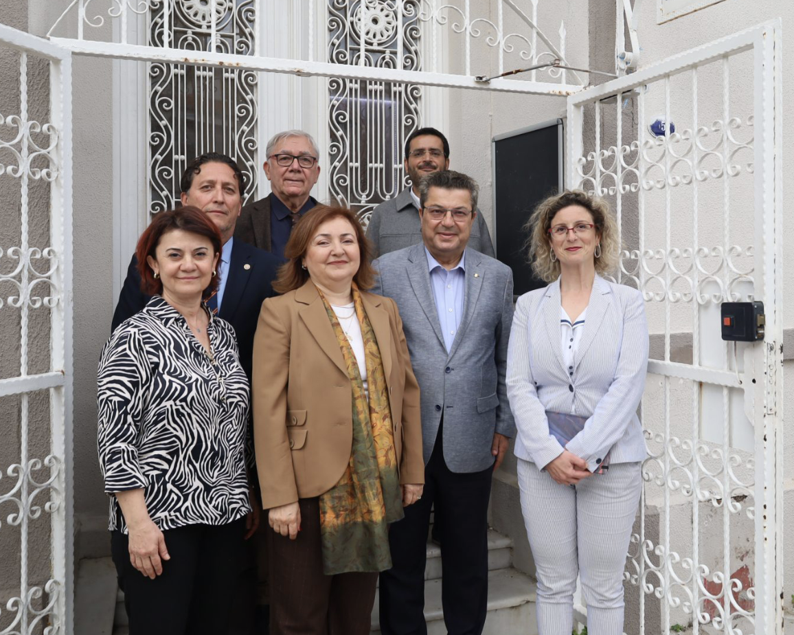 İzmir Tabip Odası’nda Yeni Dönem: Yönetim Kurulu Görev Dağılımı Açıklandı