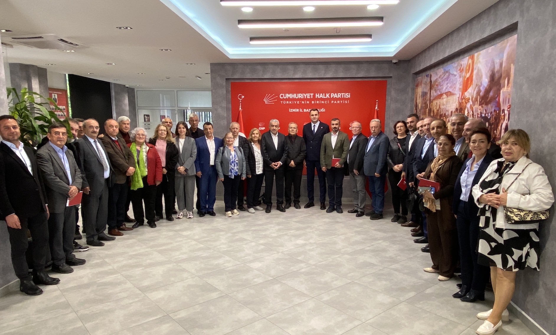 CHP İzmir İl Başkanı Çağatay Güç, “İktidarın baskılarına karşı milletimizle