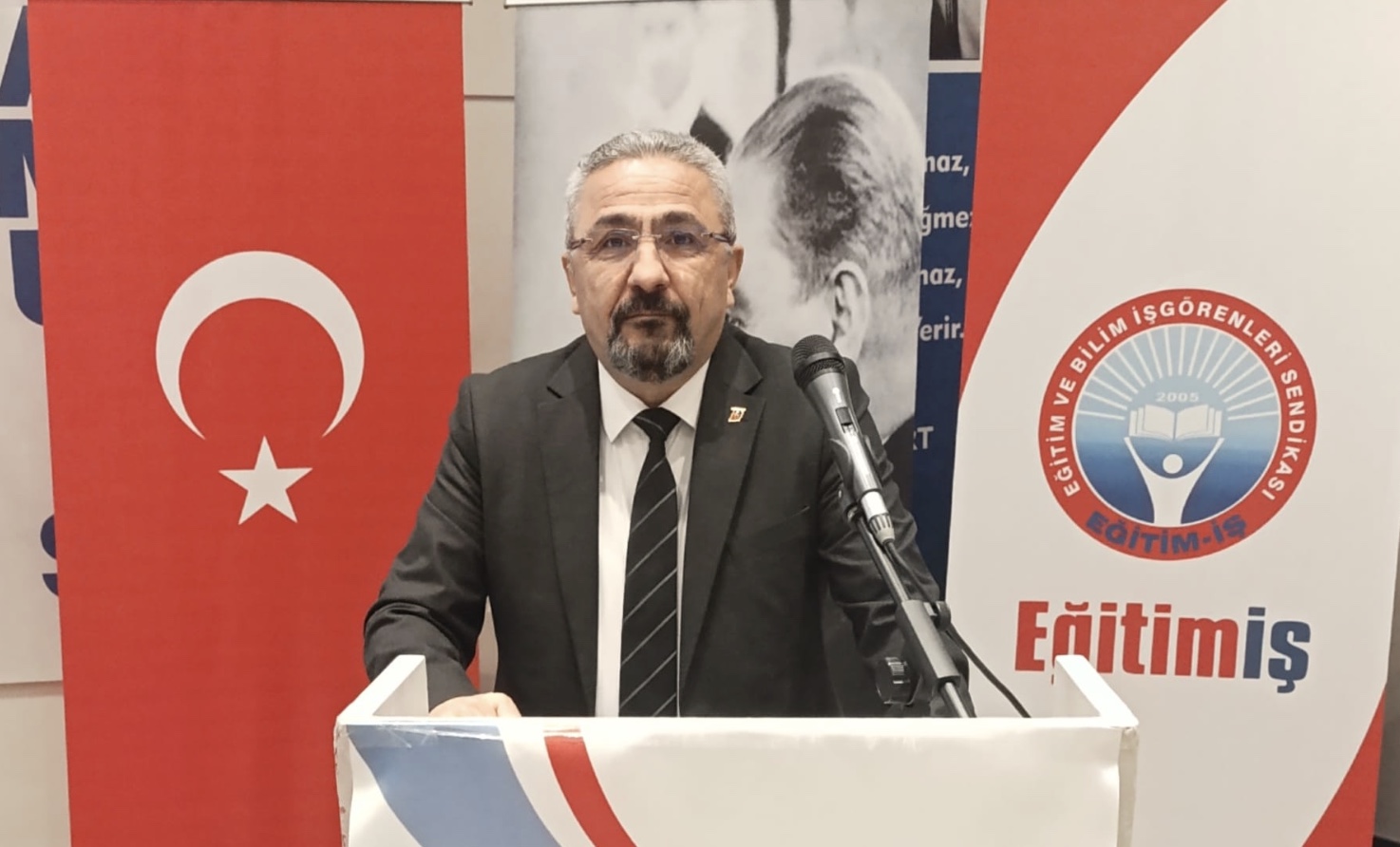 Eğitim İş İzmir 4 Nolu Yükseköğretim Şube Başkanı Elbey Kale,