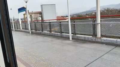 İzmir Metrosu’nda Arıza Krizi: Yolcular İsyan Etti İzmir’de toplu ulaşımın