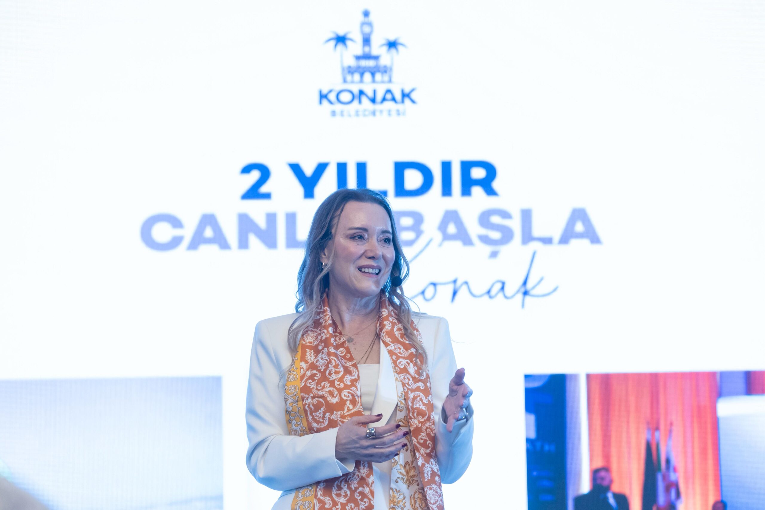 Konak Belediye Başkanı Mimar Nilüfer Çınarlı Mutlu, hakkında yürütülen karalama