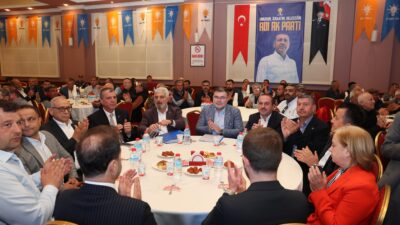 AK Parti İzmir İl Başkanlığı tarafından düzenlenen İlçe Yönetim Kurulu