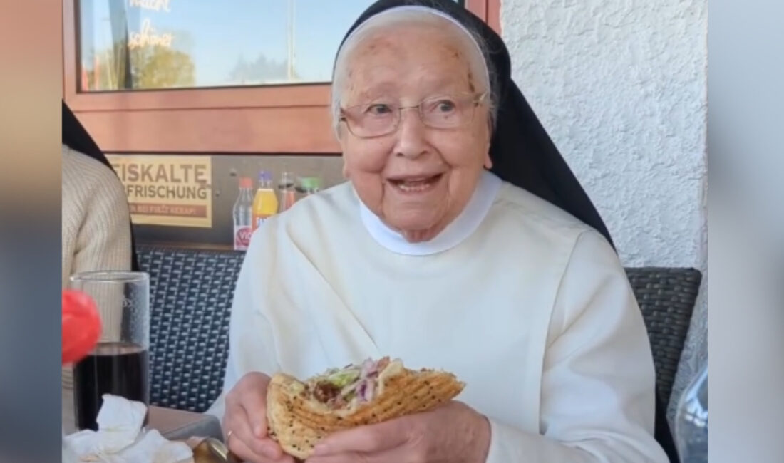 92 yaşındaki rahibenin ilk döner deneyimi viral oldu Almanya’da 92