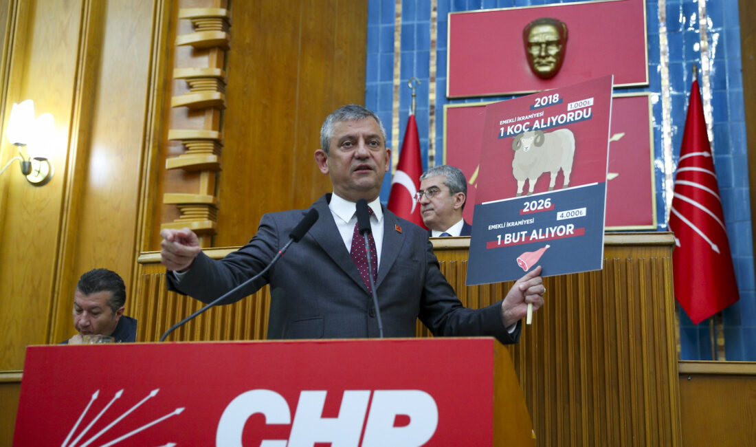 Cumhuriyet Halk Partisi (CHP) Genel Başkanı Özgür Özel, 15 Mayıs