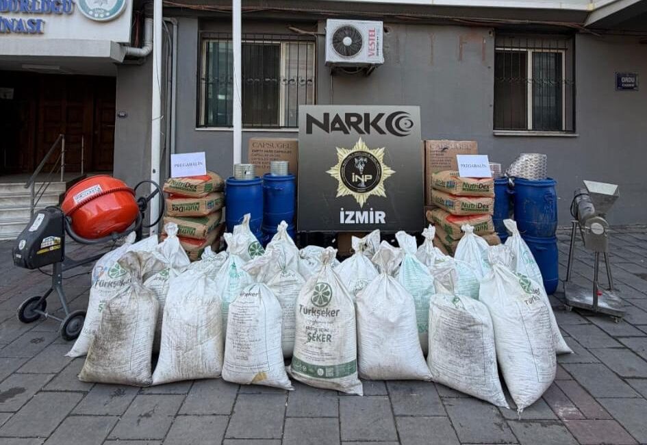 İzmir Cumhuriyet Başsavcılığı koordinesinde yürütülen geniş çaplı uyuşturucu soruşturmasında, il