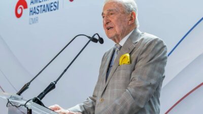 İzmir’de gerçekleştirilen Amerikan Hastanesi’nin açılış töreninde İş İnsanı Rahmi Koç’un