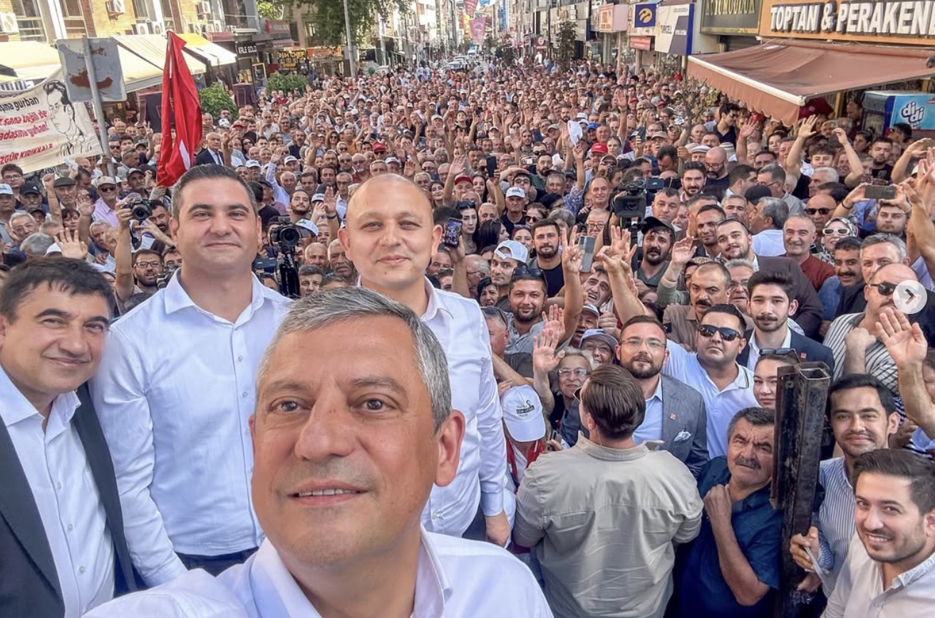 Ankara – Özgür Özel CHP’den İstifa etti…Cumhuriyet Halk Partisi’nin (CHP) seçilmiş