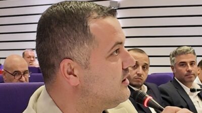 Buca Belediye Meclisi AK Parti Meclis Üyesi Hüseyin Oygur, maaşlarından