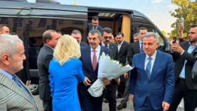 Milli Eğitim Bakanı Prof. Dr. Yusuf Tekin, İzmir Valiliği’ni ziyaret