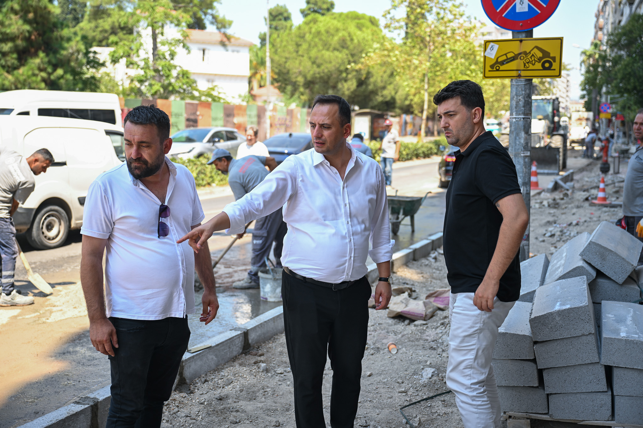 Bornova Belediyesi, Bayraklı sınırından Cumhuriyet Meydanı’na uzanan Mustafa Kemal Caddesi’ndeki