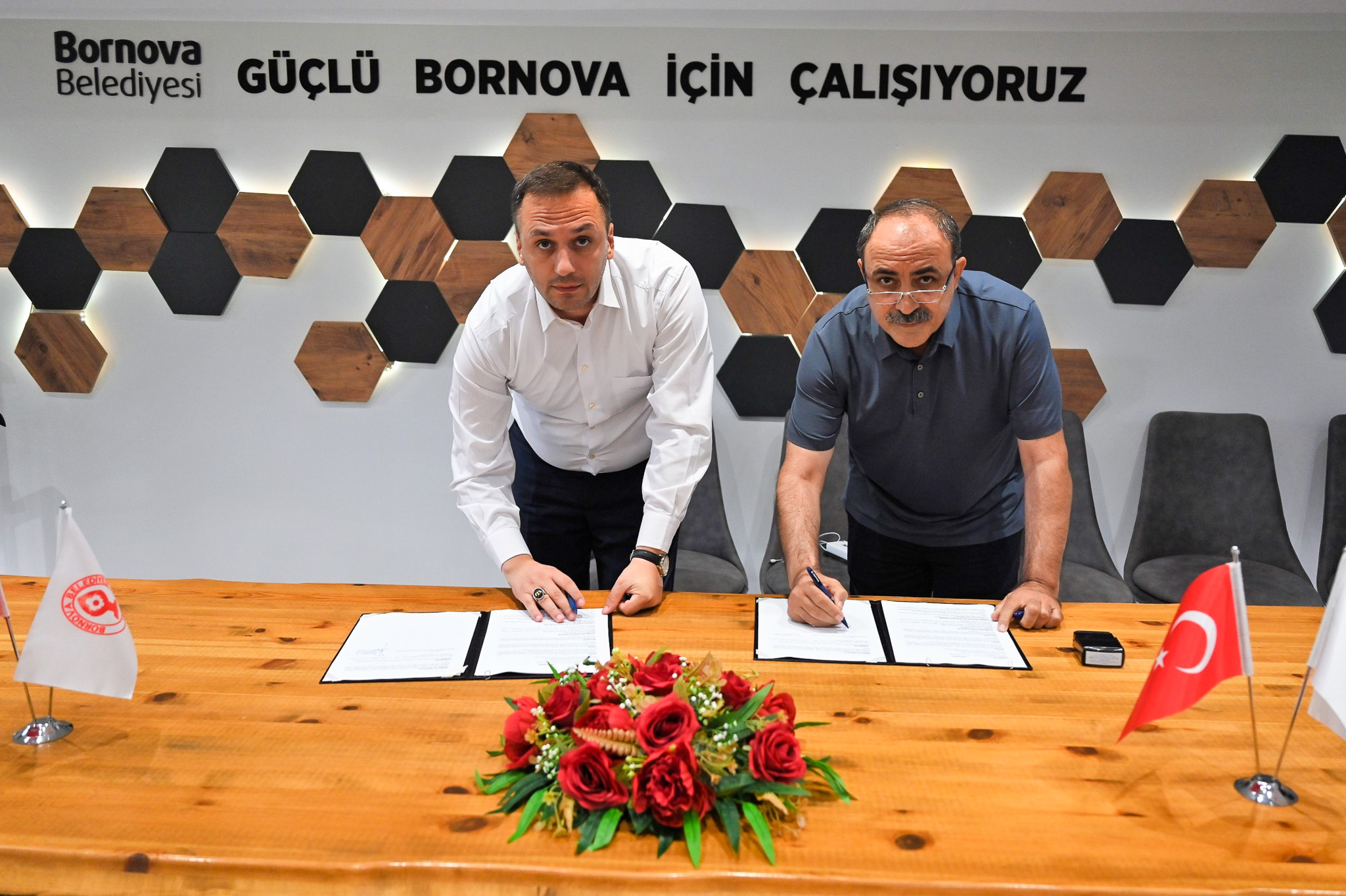 Bornova’da işsizlikle mücadele için istihdam garantili eğitim protokolü imzaladı
