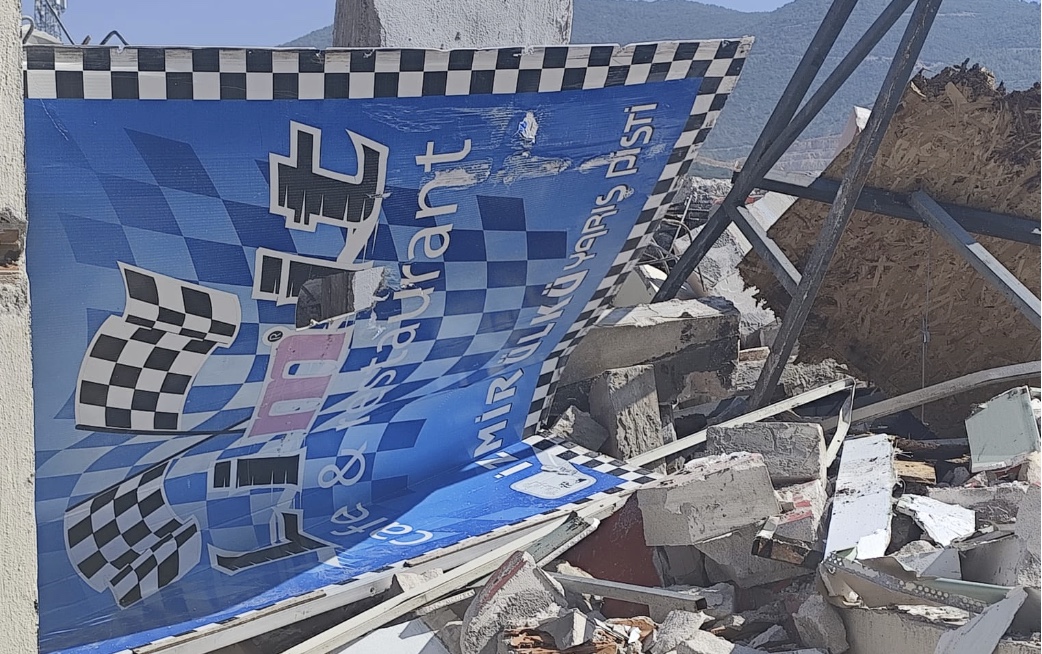 Pınarbaşı’ndaki uluslar arası standartlara sahip, binlerce motor tutkunu gencin araba