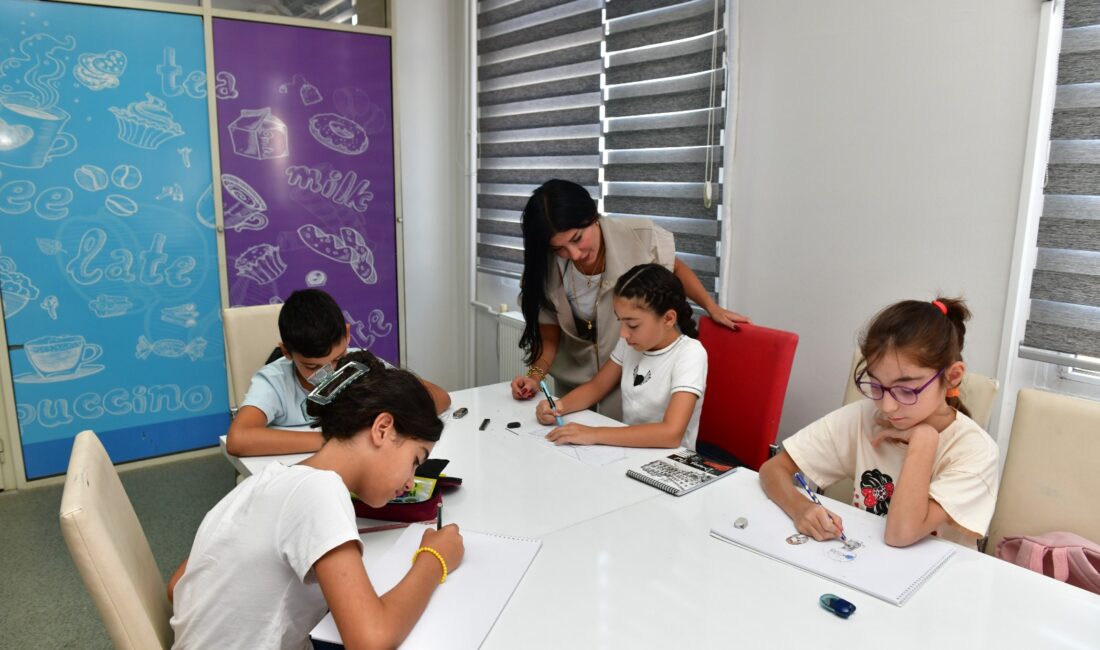 Çiğli Belediyesi’nin düzenlediği kültür ve sanat kurslarında güz dönemi hazırlıkları