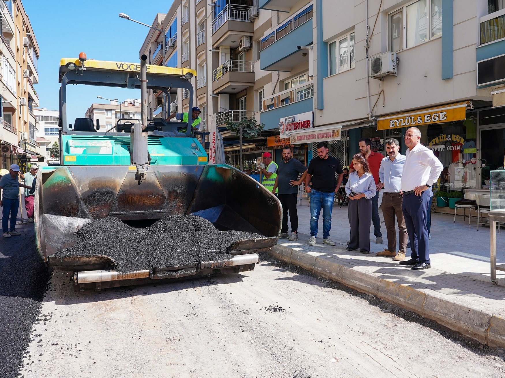 Gaziemir Belediyesi, ilçe genelindeki ulaşım güvenliğini ve konforunu artırmak amacıyla