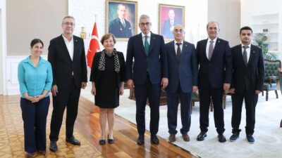 Hekimler Talep ve Sorunlarını Bakan Memişoğlu'na Sundu
