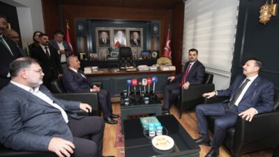 AK Parti Genel Sekreteri ve İzmir Milletvekili Eyyüp Kadir İnan,