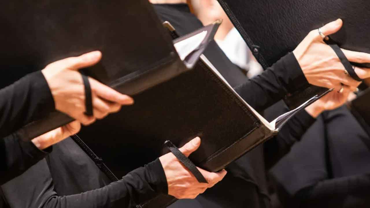 İzmir Büyükşehir Belediyesi, müzik ve sahne sanatlarına ilgi duyan İzmirliler