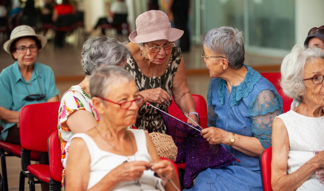 Karşıyaka Belediyesi Bilge Çınarlar Sağlıklı Yaş Alma Merkezi, 60 yaş