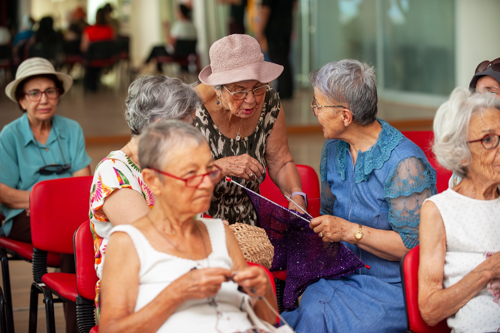 Karşıyaka Belediyesi Bilge Çınarlar Sağlıklı Yaş Alma Merkezi, 60 yaş