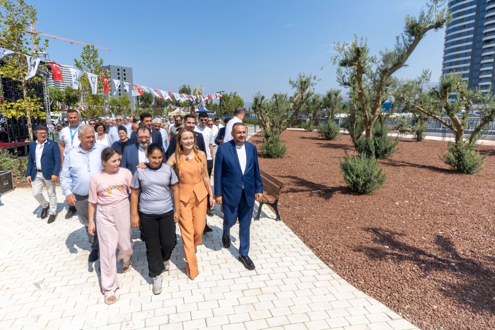 Konak Belediyesi, Yenişehir Mahallesi’nde Medicana Hastanesi yanında bulunan 6 bin