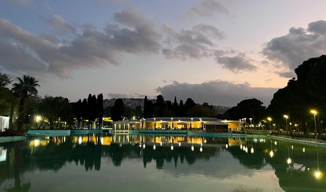 Özgün mimarisine bağlı kalınarak yeniden hayat bulan Kültürpark Göl Gazinosu,