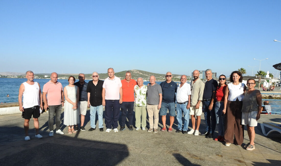 YENİ Parti Kurucu Çeşme İlçe Başkanı Dolunay Onur ve yönetim