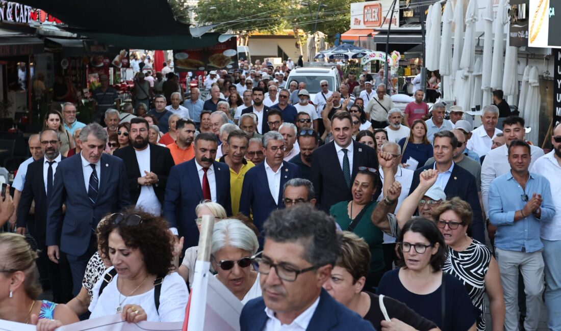 YENİ Parti Çiğli İlçe Başkanlığı’nın yeni hizmet binası düzenlenen törenle