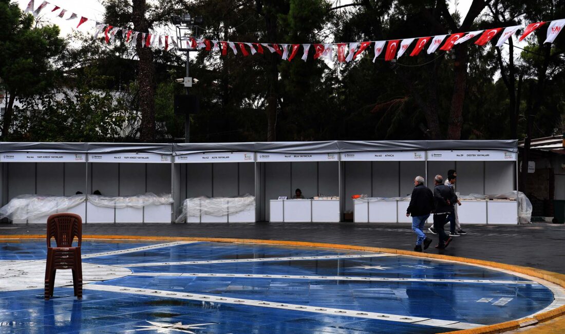 Yayınevlerinden Bornova Belediyesi’ne Yağmur Tepkisi! Bornova Belediyesi’nin Büyükpark’ta düzenlediği ve