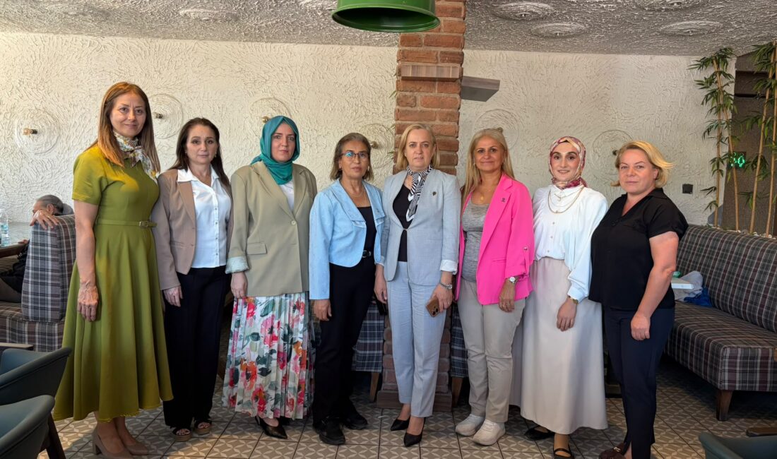 AK Parti İzmir İl Kadın Kolları, yaz döneminin ardından kent
