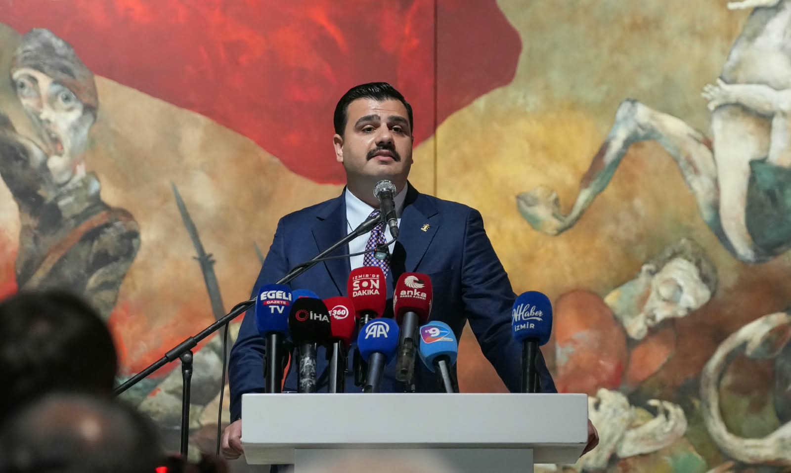 AK Parti Genel Sekreteri ve İzmir Milletvekili Eyyüp Kadir İnan,