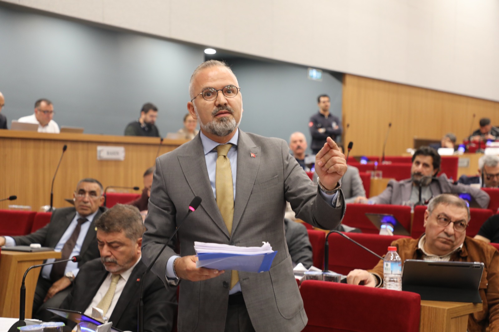 İzmir Büyükşehir Belediye Meclisi AK Parti Grup Başkan Vekili Hakan