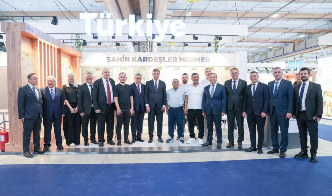 İzmir Büyükşehir Belediye Başkanı Dr. Cemil Tugay, Marmomac Fuarı kapsamında