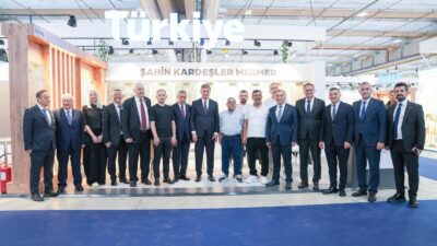 İzmir Büyükşehir Belediye Başkanı Dr. Cemil Tugay, Marmomac Fuarı kapsamında