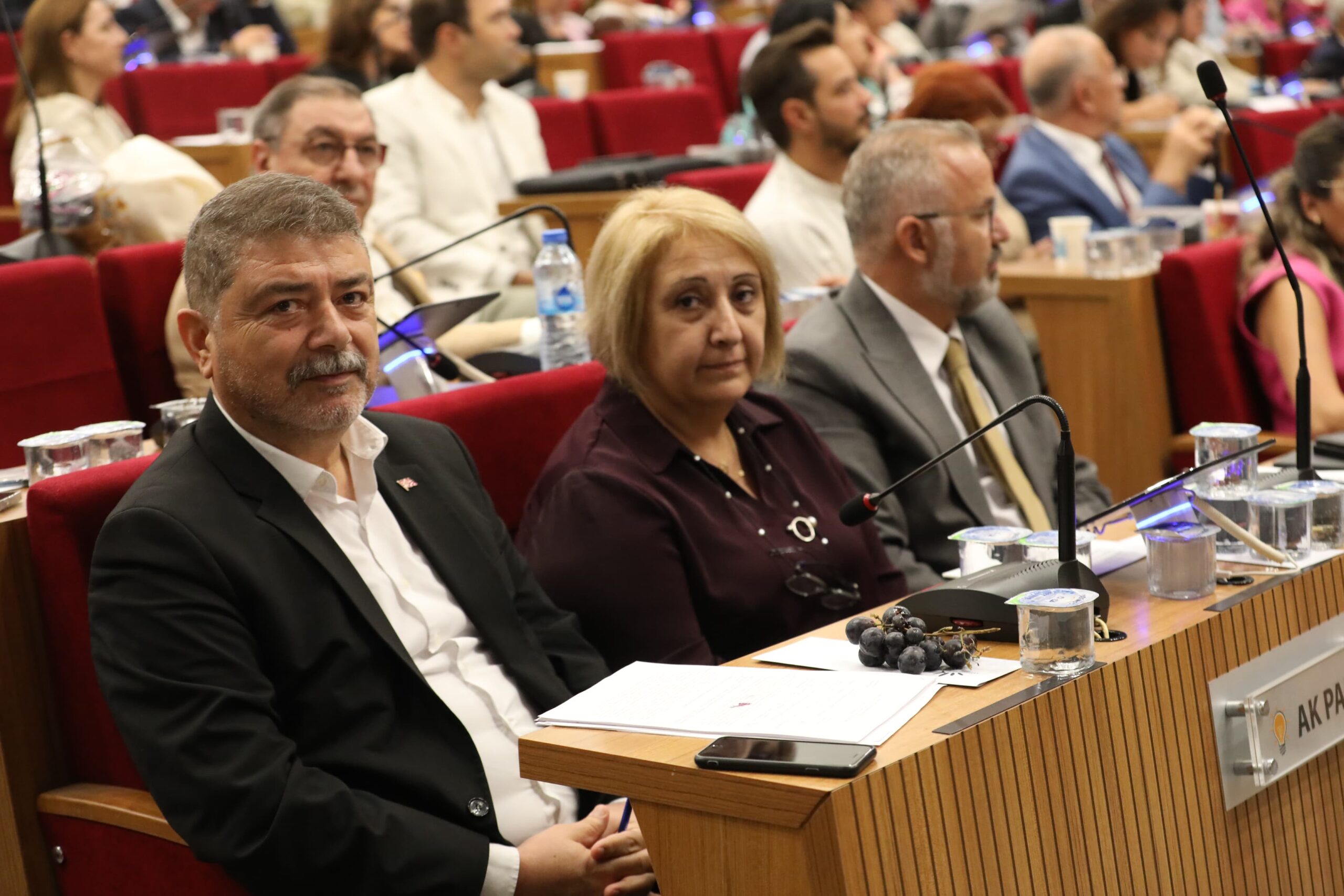 Menderes Belediye Başkan Vekili Asuman Şen, İzmir Büyükşehir Belediye Meclisinin