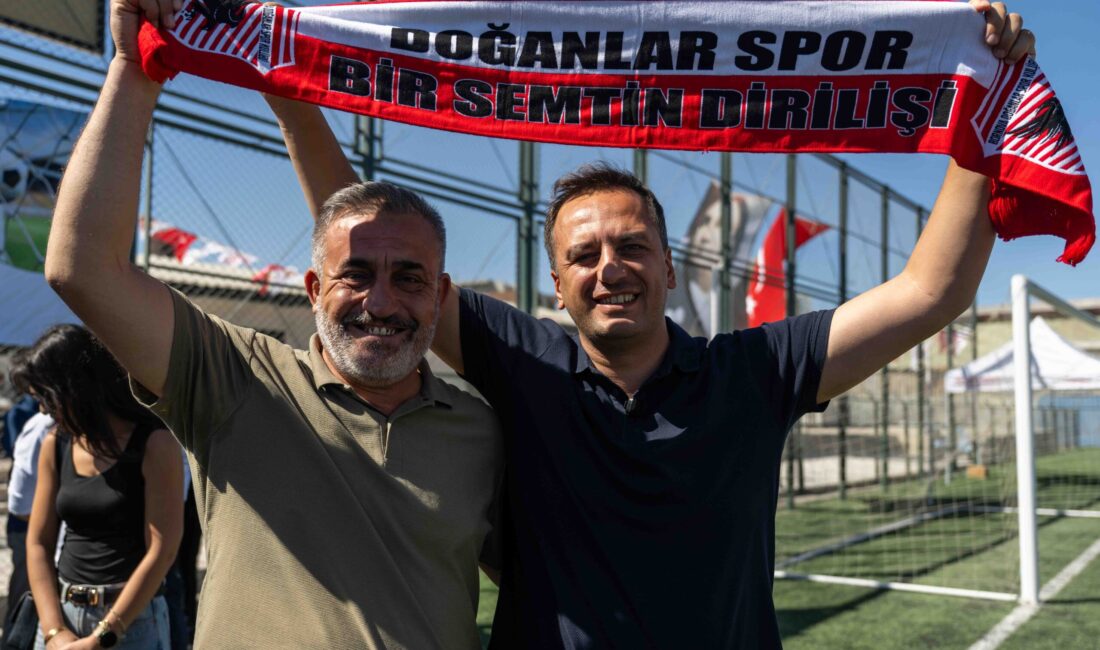 Bornova Belediyesi tarafından yenilenen Doğanlar Futbol Sahası, İzmir’in kurtuluşunun 104’üncü
