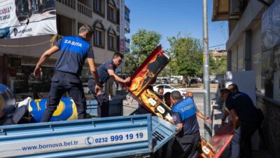 Bornova Belediyesi, Spotçular Sokağı ve Çamdibi Kapalı Pazaryeri çevresinde kaldırım