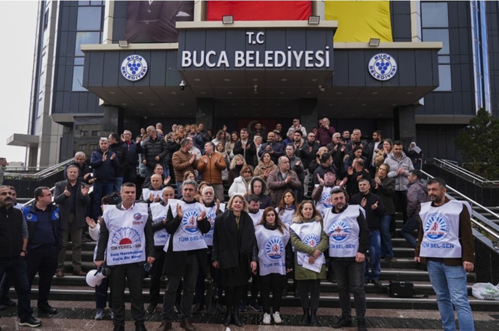 Buca Belediyesi’nde görev yapan memurlar, toplu sözleşmeden doğan hakları ile