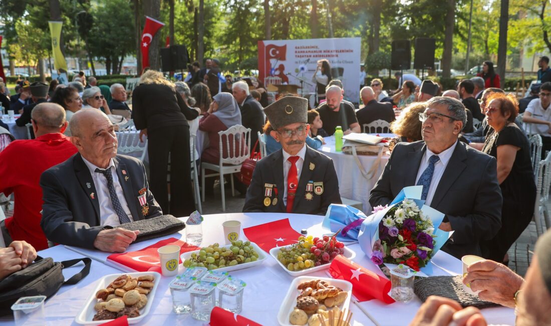 Buca Belediyesi, 19 Eylül Gaziler Günü kapsamında düzenlediği etkinlikte gazileri
