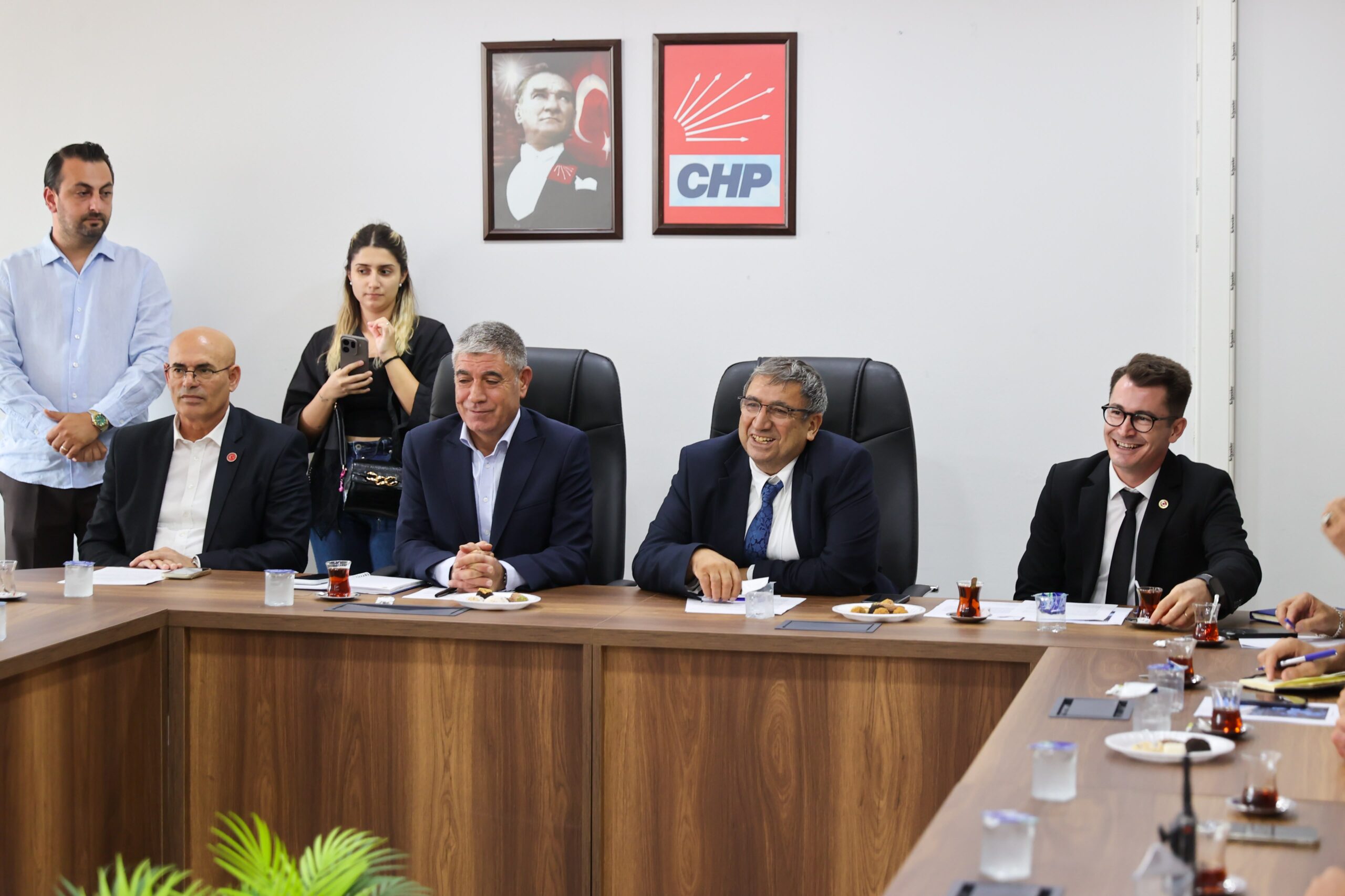 Buca Belediyesi’nin ev sahipliğinde düzenlenen Atık Yönetimi Koordinasyon Toplantısı’nda, kaçak