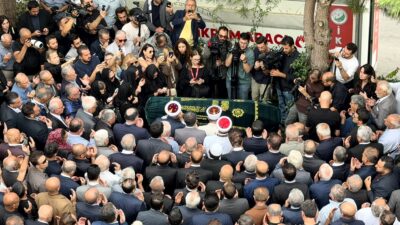 İzmir’in eski Büyükşehir Belediye Başkanlarından Burhan Özfatura, Balçova Niyazi Uğur