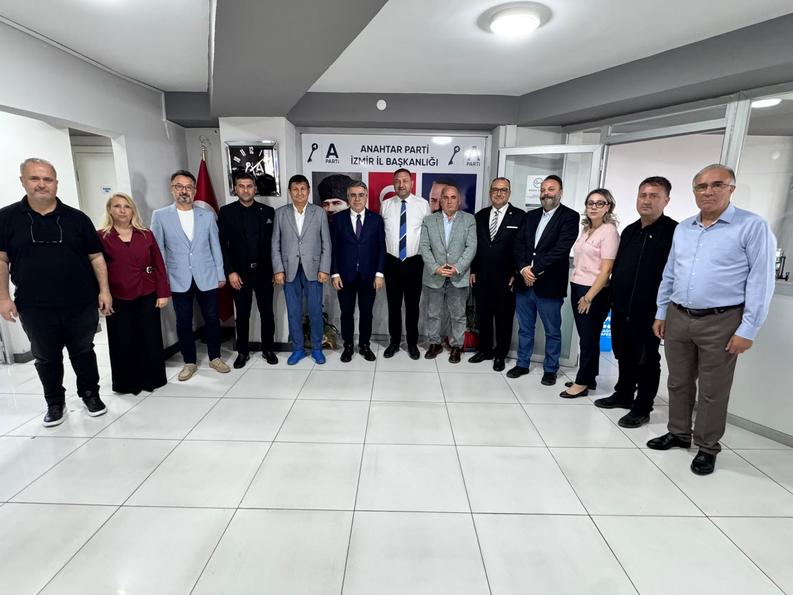 CHP İzmir İl Başkanı Utku Gümrükçü, kentte siyasi partiler arasındaki