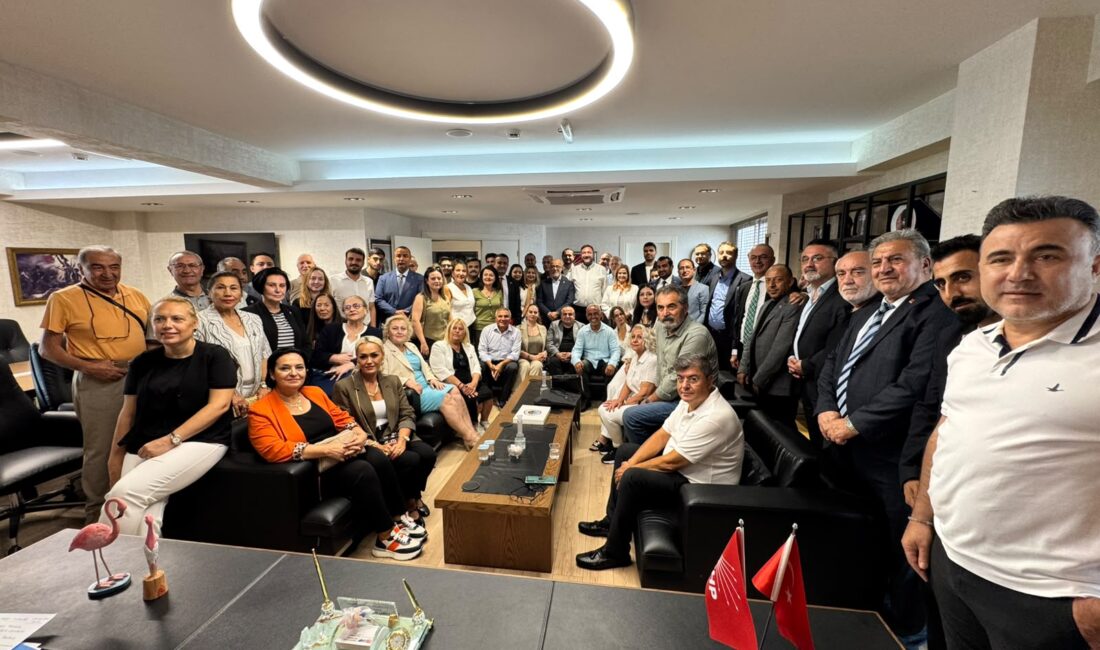 CHP Karşıyaka İlçe Örgütü, İl Başkanı Utku Gümrükçü ile bir