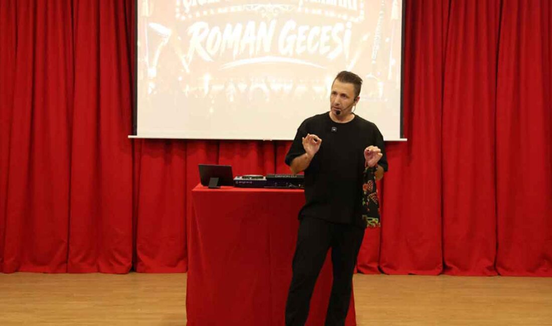 Çiğli Belediyesi’nin düzenlediği Komedi Akşamları, Emrah Bari’nin Roman Gecesi özel