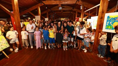 Efes Selçuklu çocuklar, 1 Eylül Dünya Barış Günü’nü sanatla kutladı.