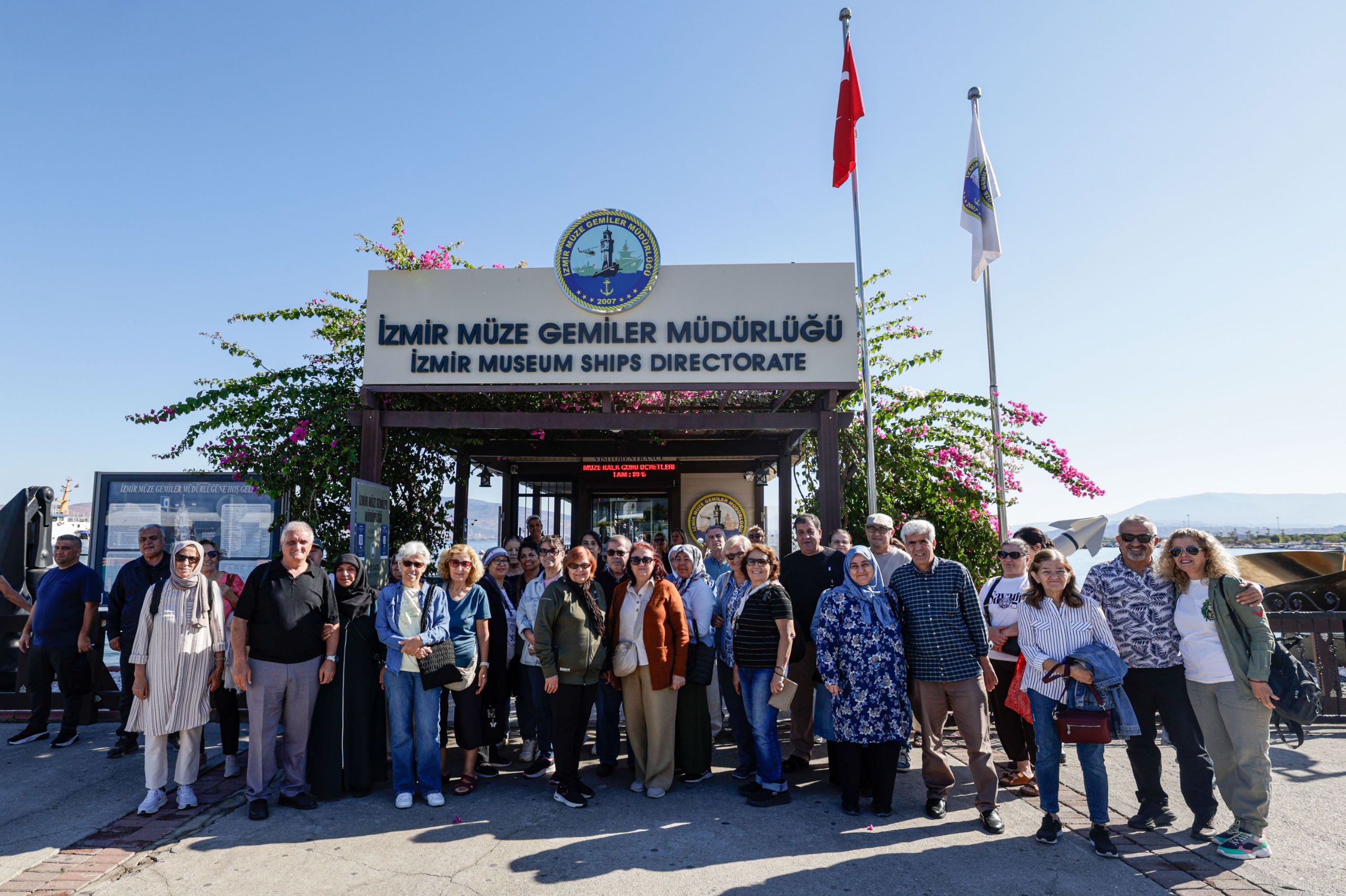 İzmir Büyükşehir Belediyesi’nin emeklilere yönelik düzenlediği &ldquo;Emeklilerimiz İzmir’i Keşfediyor&rdquo; programının