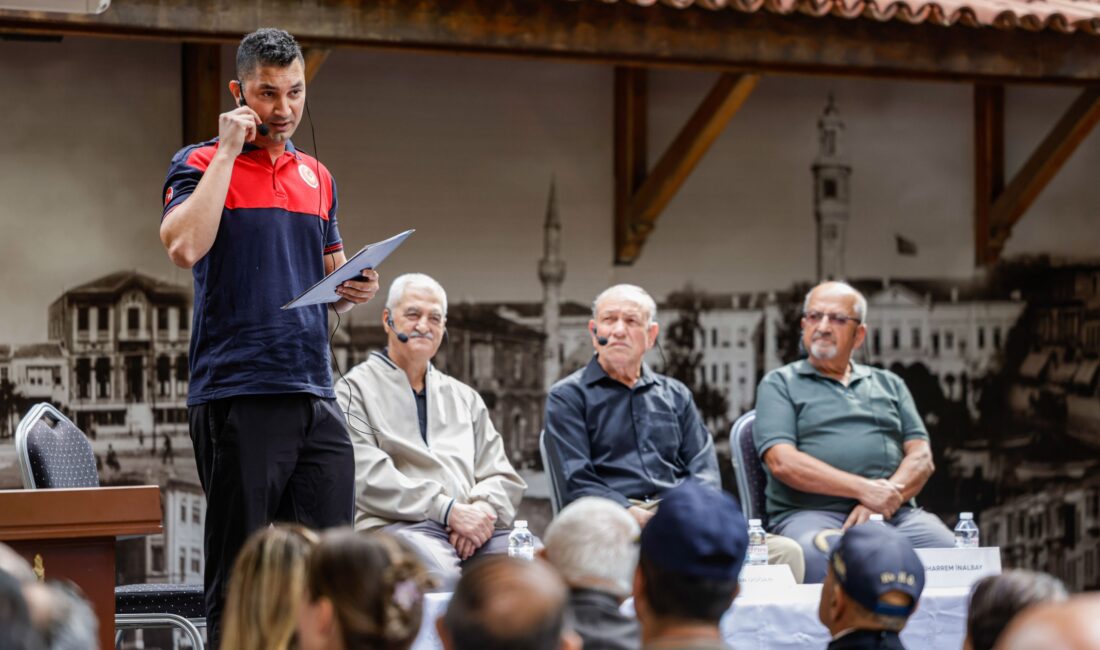 İzmir İtfaiyesi’nin düzenlediği &ldquo;Bir Ömür İtfaiye&rdquo; söyleşisi, mesleğe yıllarını adamış