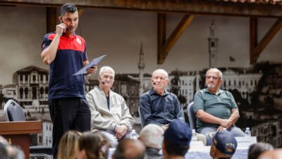 İzmir İtfaiyesi’nin düzenlediği &ldquo;Bir Ömür İtfaiye&rdquo; söyleşisi, mesleğe yıllarını adamış