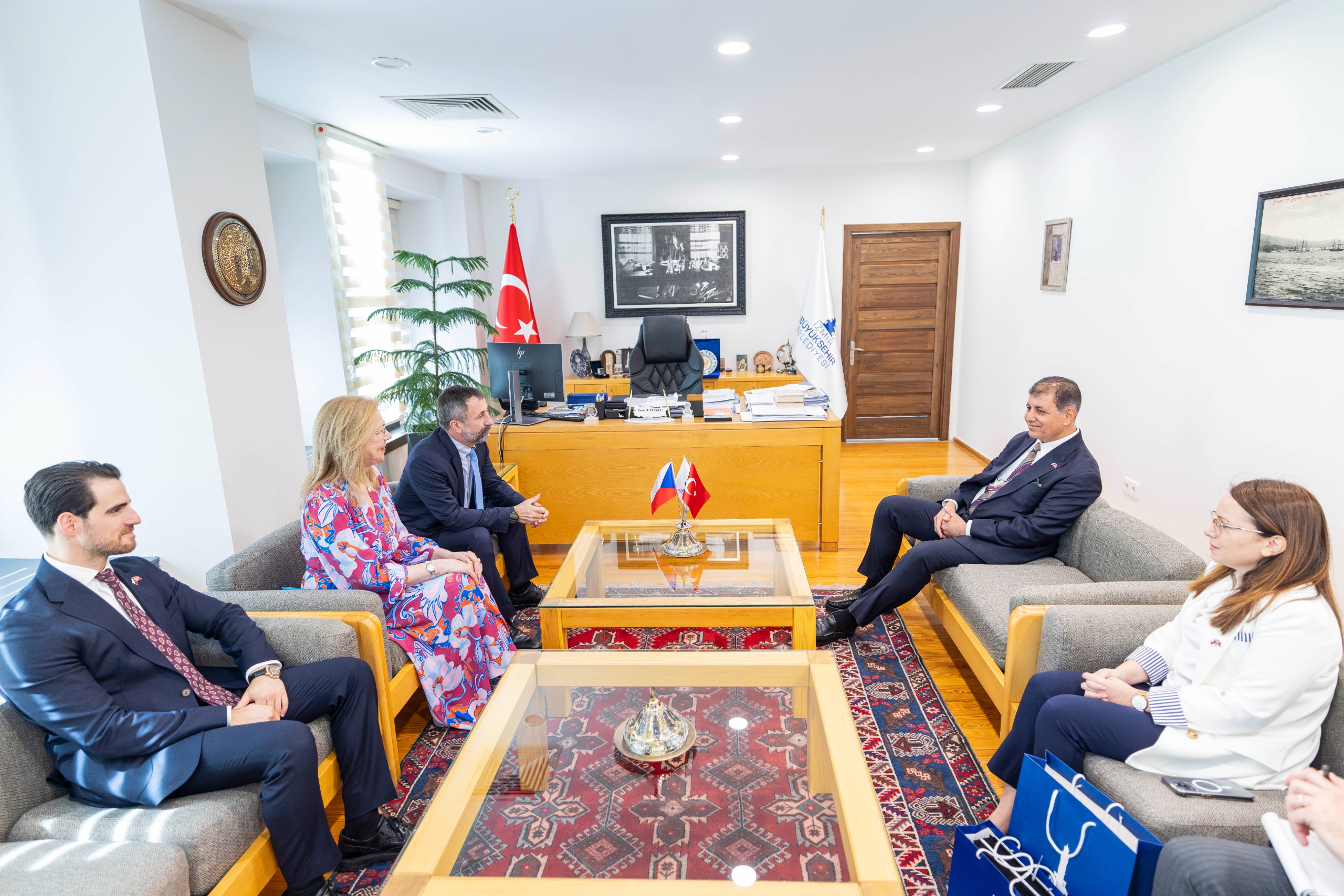İzmir Büyükşehir Belediye Başkanı Dr. Cemil Tugay, Çek Cumhuriyeti’nin Ankara